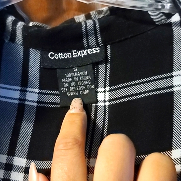 High Low Black Plaid Long Sleeve Tunic - Picture 7 of 7